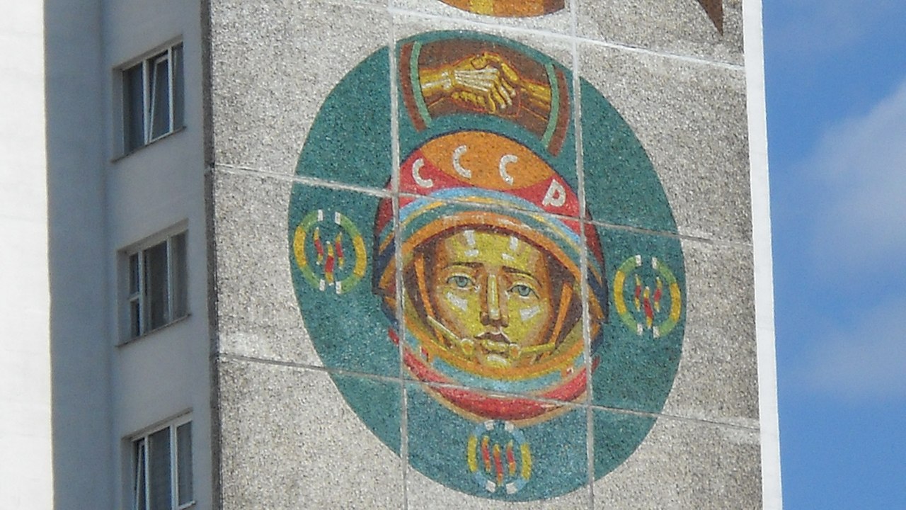 A. M. Kishchenko – “The city of Science “. Soviet mural, Minsk. Author: EuroAsia Vizion: Source: Wikimedia Commons