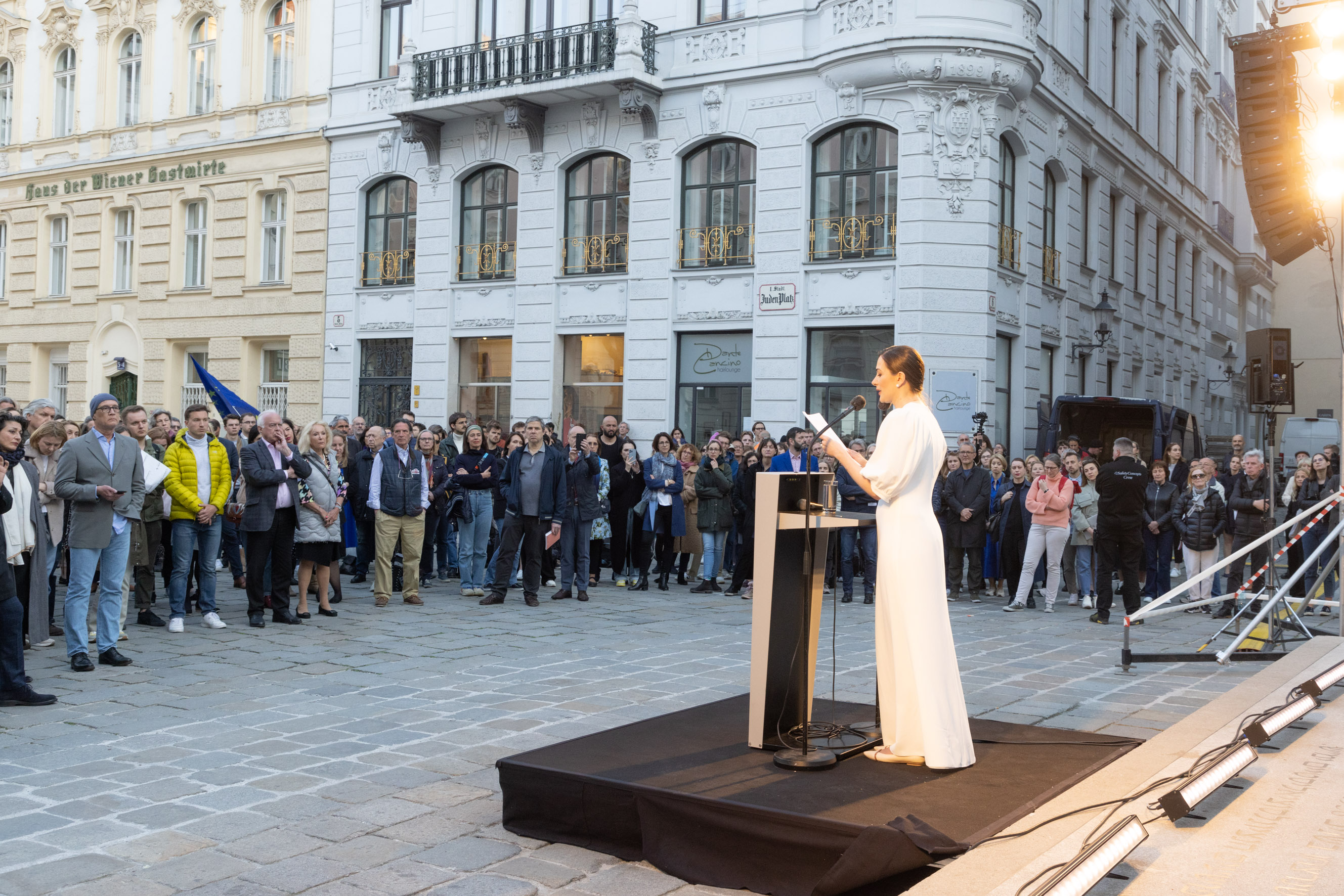 Oleksandra Matviichuk delivering the Speech to Europe 2023 at Judenplatz Wien