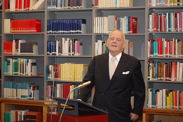 Robert Silvers at the IWM Fellows Meeting in 2009. Source: IWM