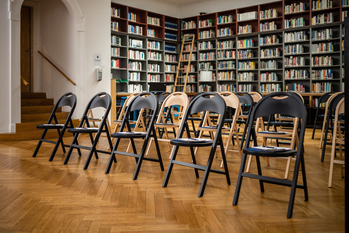 Picture of the IWM library with chairs 