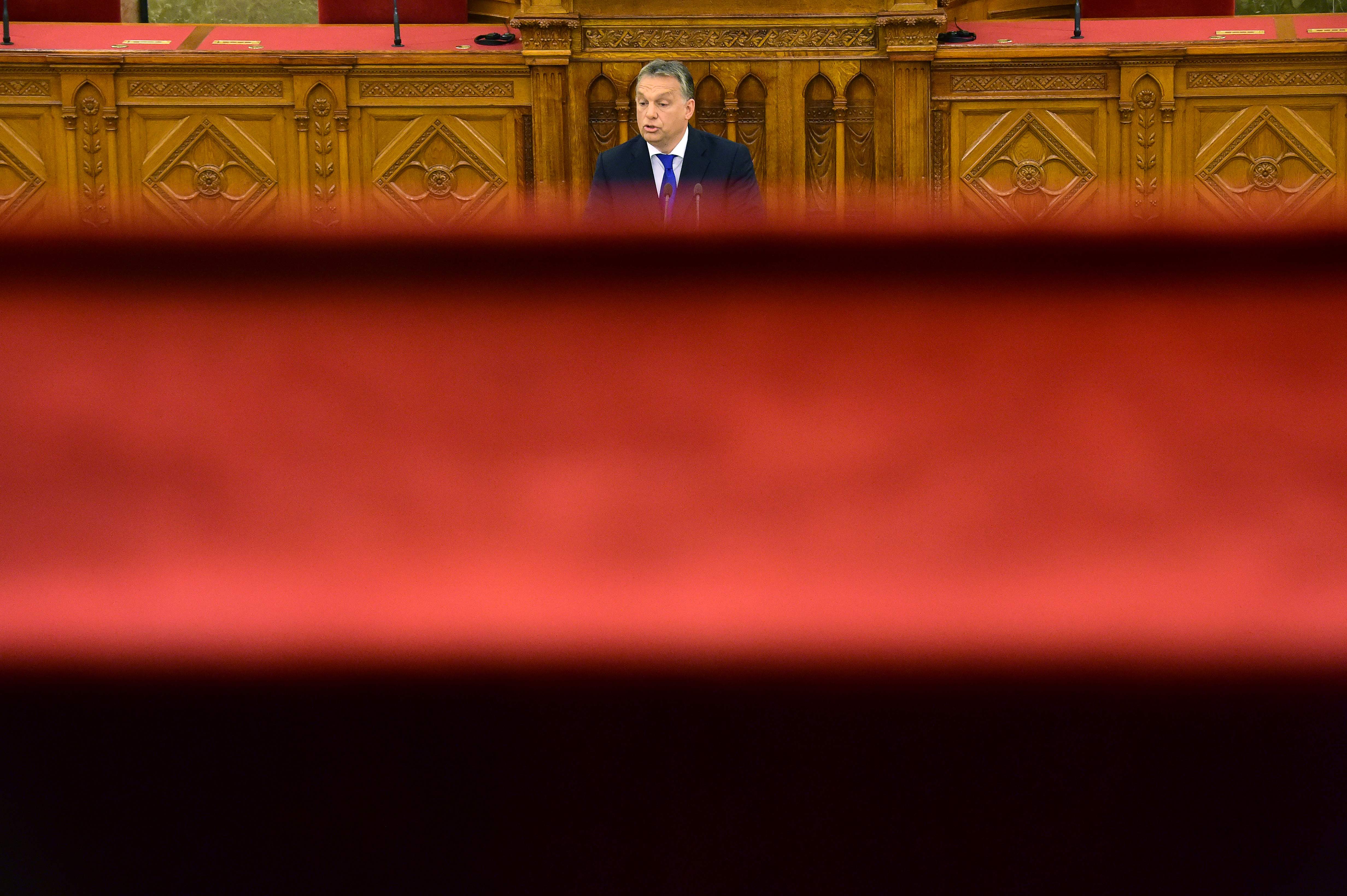 Hungarian Prime Minister Viktor Orbán holds a speech at the parliament in Budapest on April 25, 2016.   Credits: ATTILA KISBENEDEK / AFP / picturedesk.com