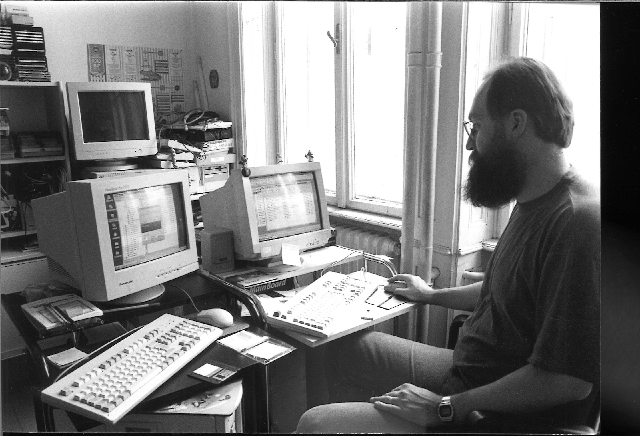 Der Institutsmagier mit seiner Computerapparatur (1998)