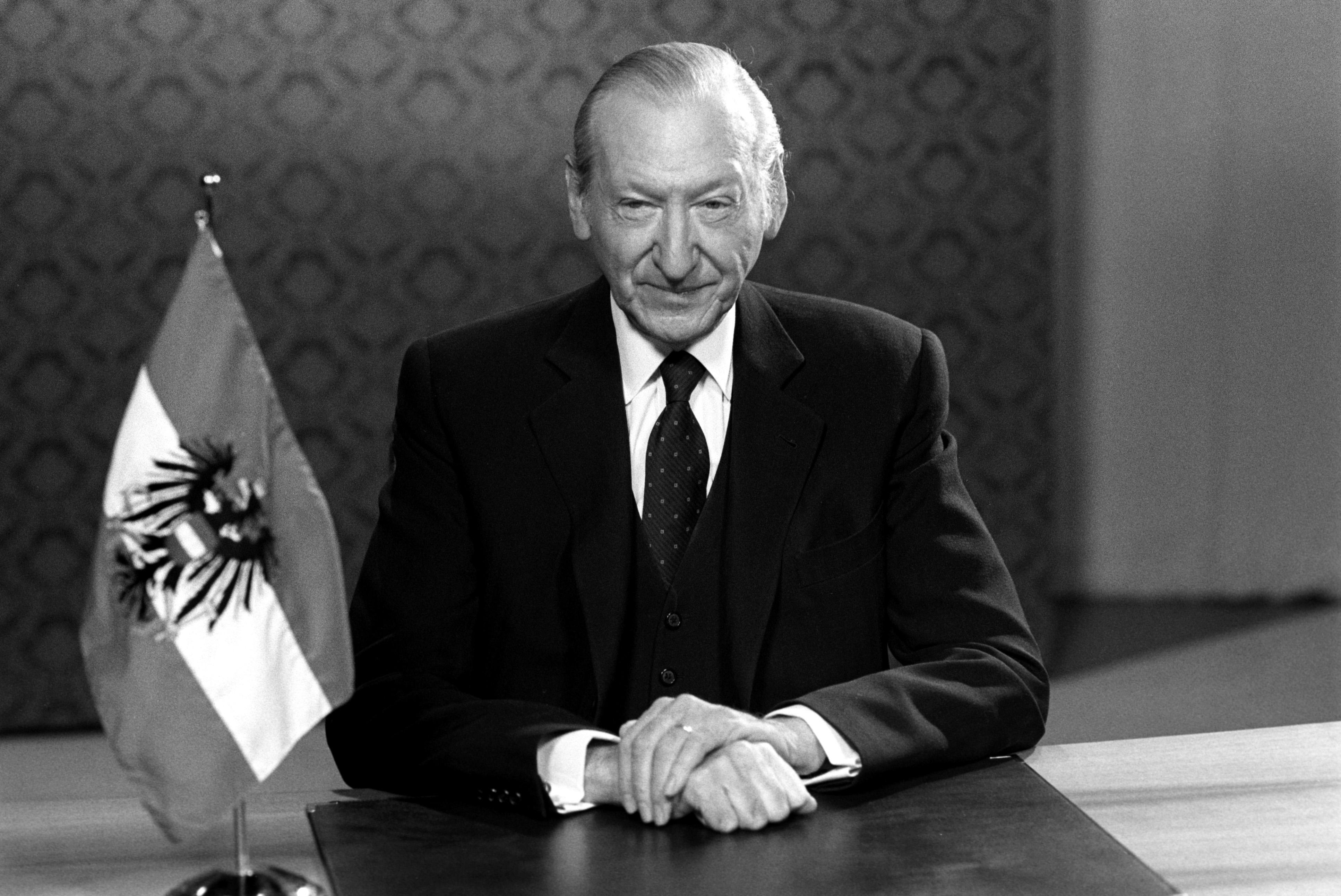 Address of the Federal President Kurt Waldheim on the commemoration of the Anschluss 1938–1988. Photo: Thomas Ramstorfer / First Look / picturedesk.com