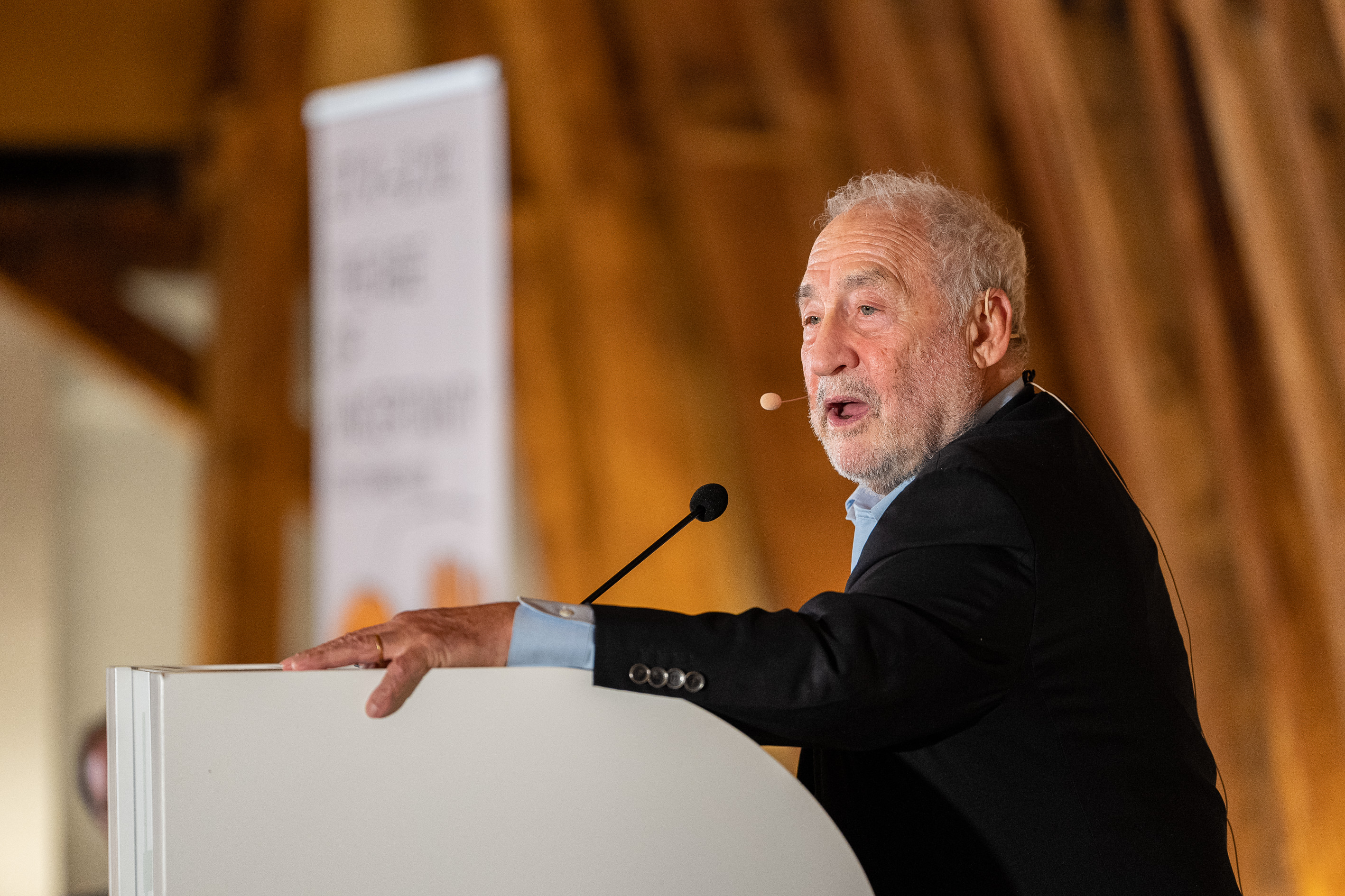 Joseph Stiglitz beim Eröffnungsvortrag des Vienna Humanities Festival im Kuppelsaal der TU Wien, 27. September. Photo: vogus / IWM 